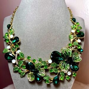 Eye Candy Green Flower Crystal Necklace